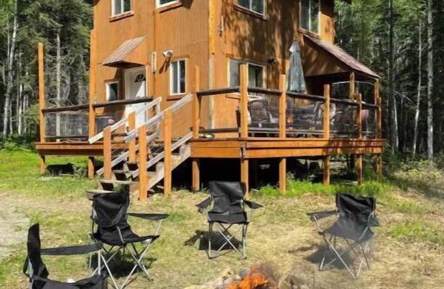 Comfy/Private Alaskan Cabin 1