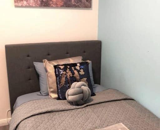 Comfy Private Single Room in Carramar - Nearby Station & Shops - Shared Bathroom