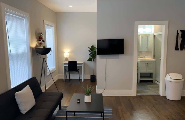 Comfy Studio in Portage Park- Great Value!