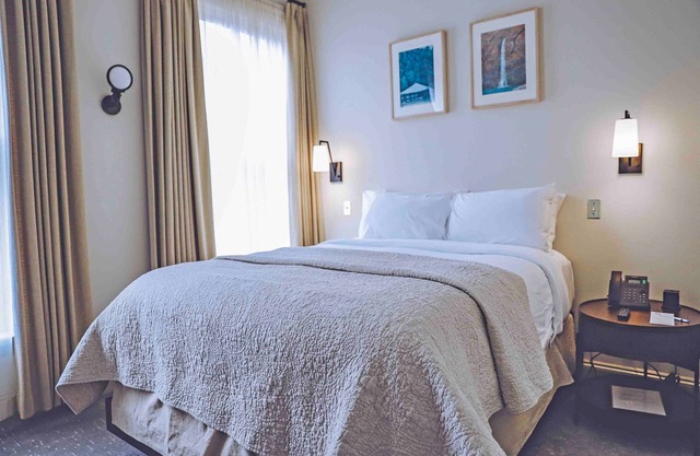 Compact Room, Hotel Fauchere, Restaurant onsite, Close to Delaware Water Gap