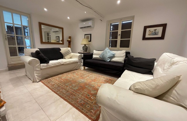 Completely refurbished house with swimming pool and jacuzzi with covered terrace