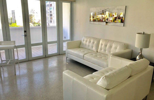 Condado BEACH Next2Hotels/Bars/Restaurants/PrivParking few steps from the beach
