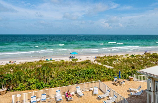 Condo On The Beach - Ocean View Balcony - Pool