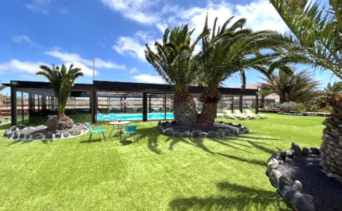 Confortable Alojamiento con Piscina y Estilo