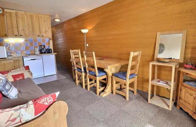 Confortable T2 avec Balcon Sud-Est, Animaux Acceptés - FR-1-182-50