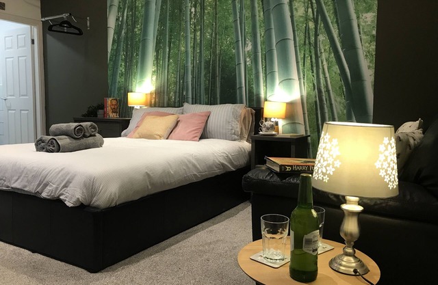 Contemporary 1 bed studio for comfy stay in Wigan