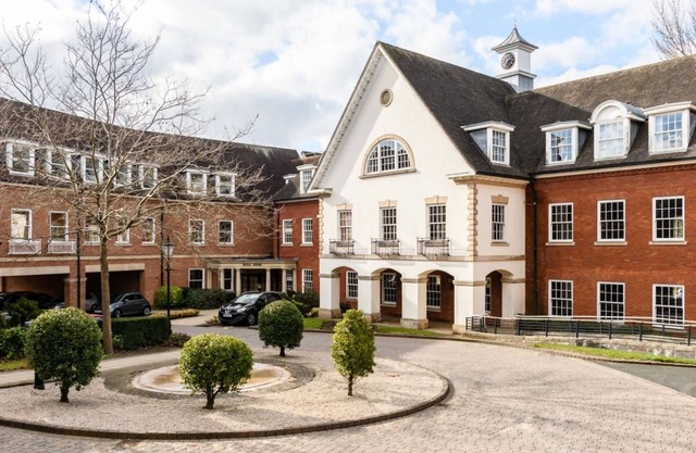 Contemporary 2 Bed Apartment Solihull NEC
