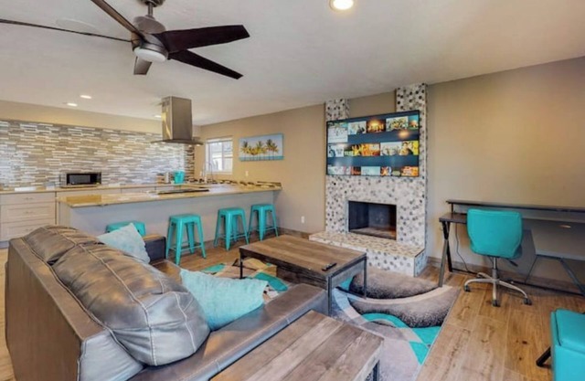 Contemporary Beach House w/Hot Tub & 3 King Beds