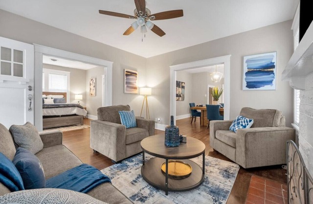 Contemporary Cottage near zoo and Rhodes college