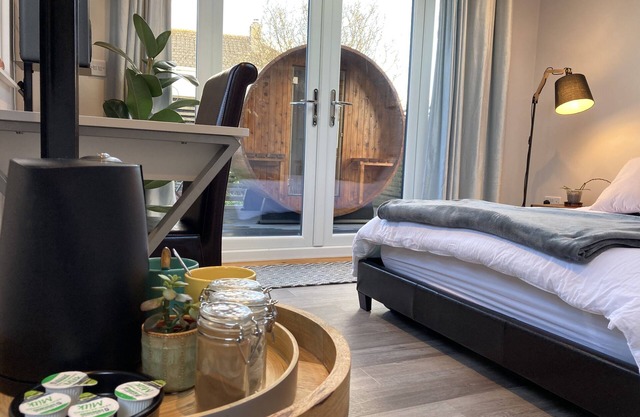 Contemporary Guest House With Outside Barrel Sauna