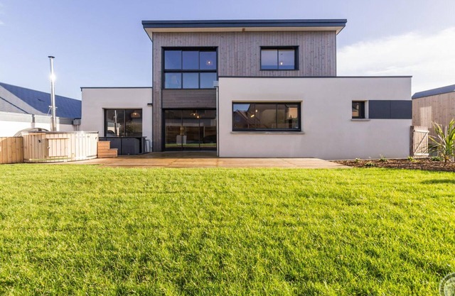 Contemporary house near beach with garden and Nordic bath