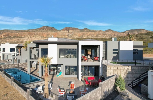 Contemporary Lux ~ Private Poo&Spa Scenic Golf