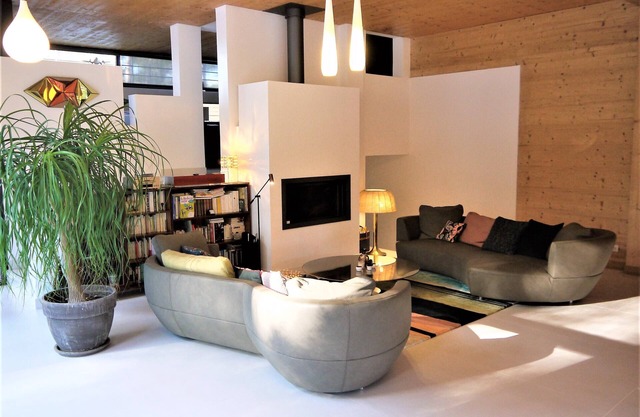 Contemporary villa with 360° views on mountains and only 18 kms from the beaches