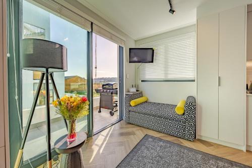 Contemporary Zen Studio, Bloubergstrand