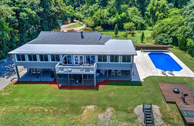 Contract Work in Augusta? Comfort Meets Calm — Private Riverfront, Scenic Views