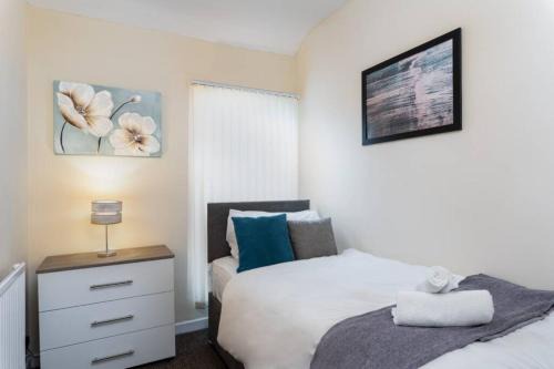 Contractor Base - Sleeps 5 - Near M4