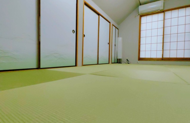 Convenient access to Tokyo Ikebukuro Shinjuku Shibuya direct line, ideal for business trips. Being away from commercial areas, it is quiet enough to sleep at night! Please enjoy your stay.