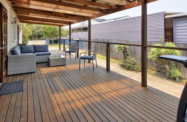 Convenient Location Outdoor Pet Friendly , No Linen