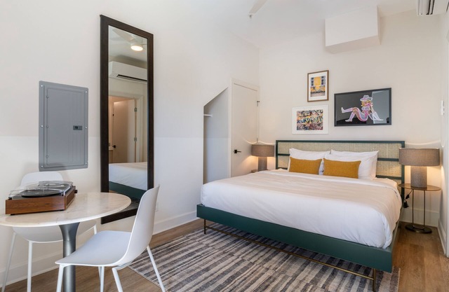 Conway C107 by AvantStay | Heart of Nashville