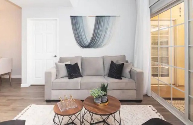 Corporate Housing- airport 4 miles+ wifi+ parking