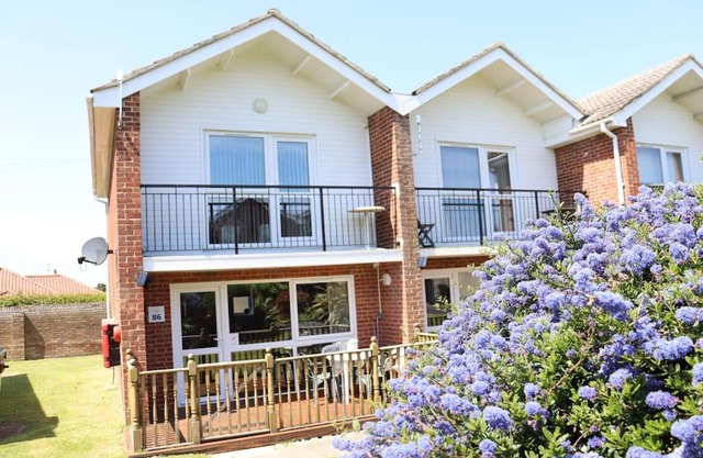 Corton Retreats At Waterside Park