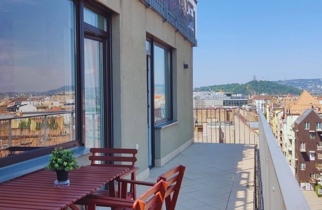 Corvin Center Suites