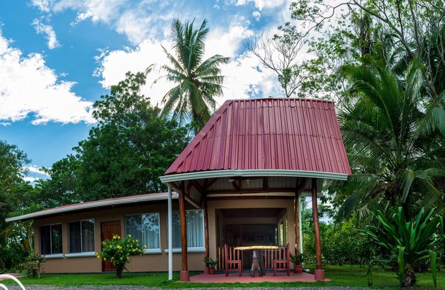 Costa Rica Beachfront 2BR fully equipped Bungalow