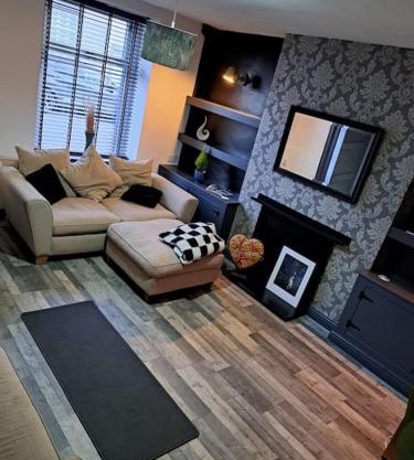 Cosy 19th century town-house