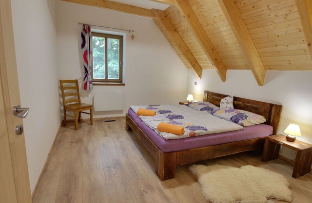 Cosy apartment for 12 guests with WIFI, TV and terrace
