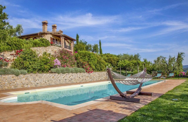 Cosy apartment for 6 people with WIFI, pool, TV, patio, pets allowed and panoramic view