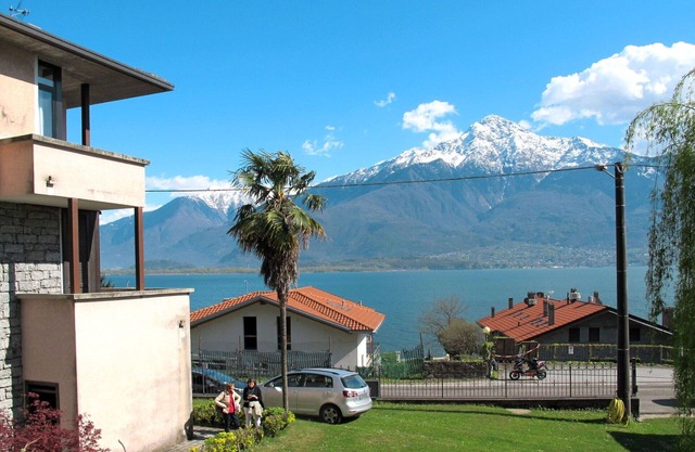 Cosy apartment for 9 guests with hot tub, WIFI, TV, patio and pets allowed