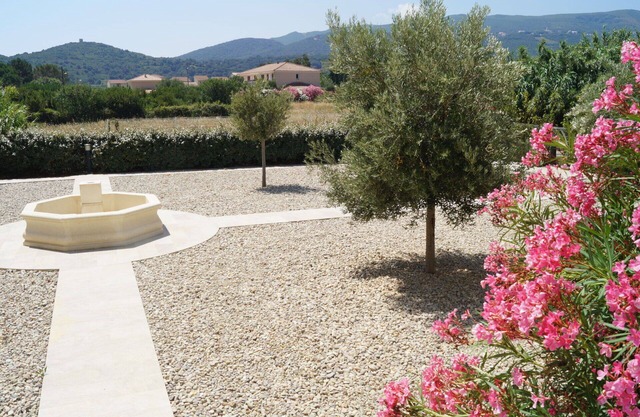 Cosy apartment for 4 guests with A/C, TV, terrace, pets allowed and parking