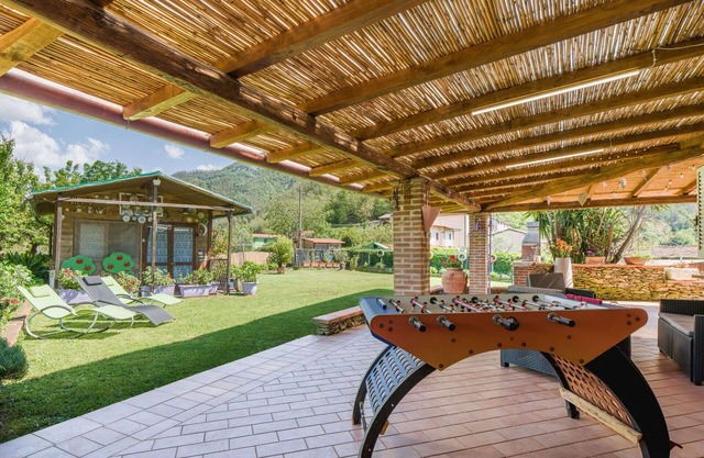 Cosy apartment for 6 guests with WIFI, TV, terrace, pets allowed and parking