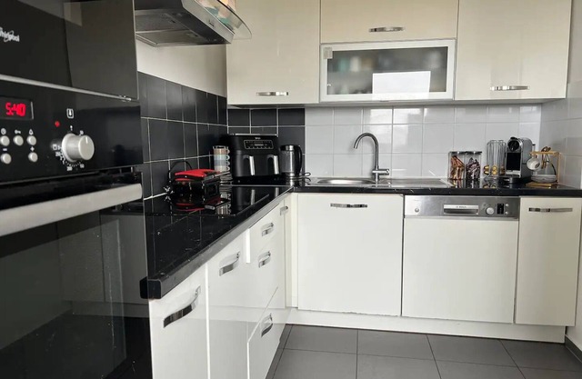 Cosy apartment just outside Paris