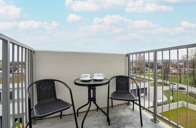 Cosy Apartment With Balcony by Renters
