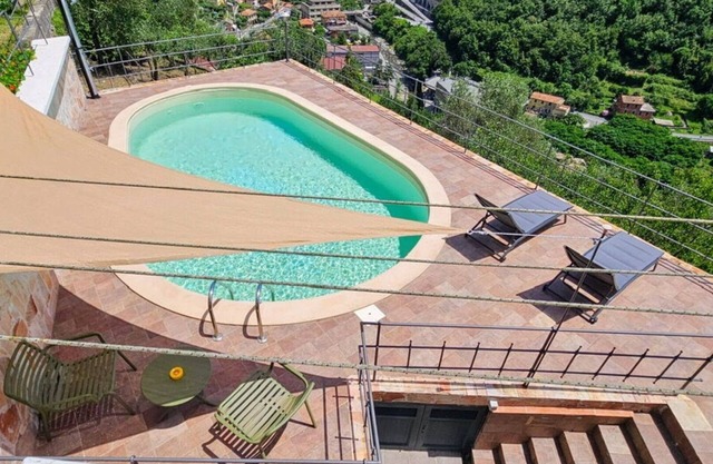 Cosy apartment with WIFI, private pool, terrace, pets allowed, panoramic view, close to Portofino