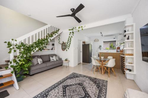 Cosy Beachside Apartment