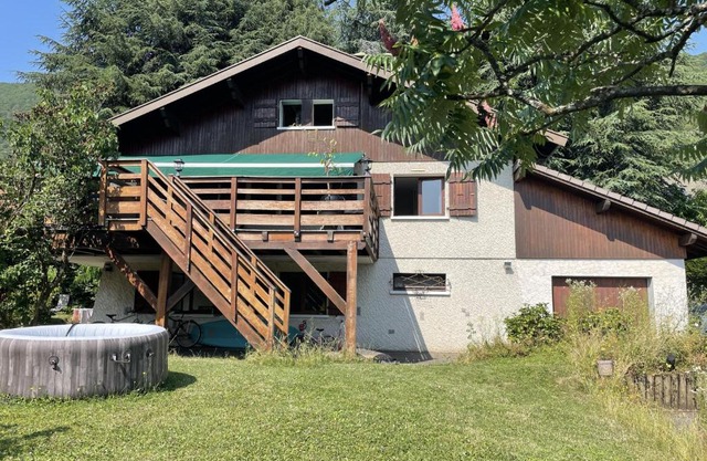 Cosy Chalet Annecy Lake for a family