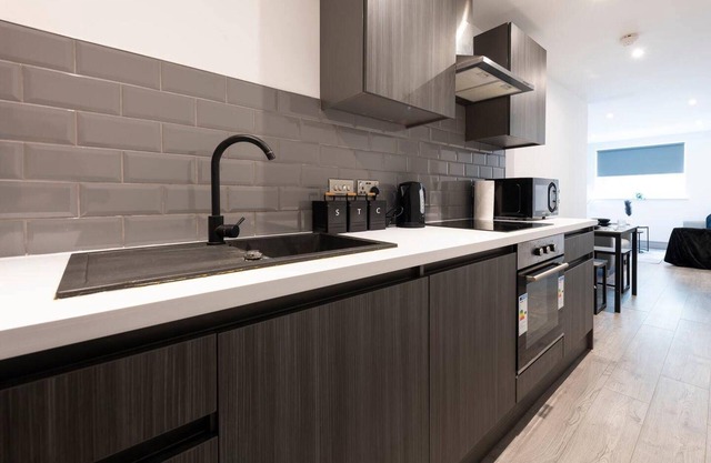 Cosy City Apartment - Your Home in Bradford!