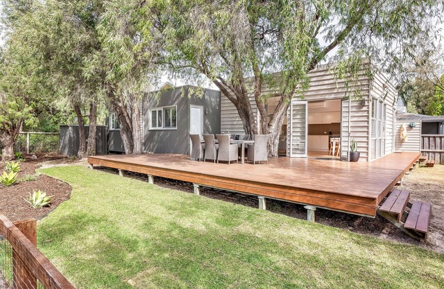 COSY & CONTEMPORARY BEACH COTTAGE IN A TRANQUIL BEACHSIDE LOCATION