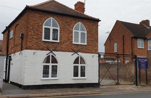 Cosy Detached 2 Bed Cottage in Tewkesbury Centre