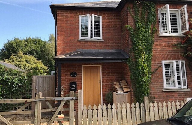 Cosy English Cottage