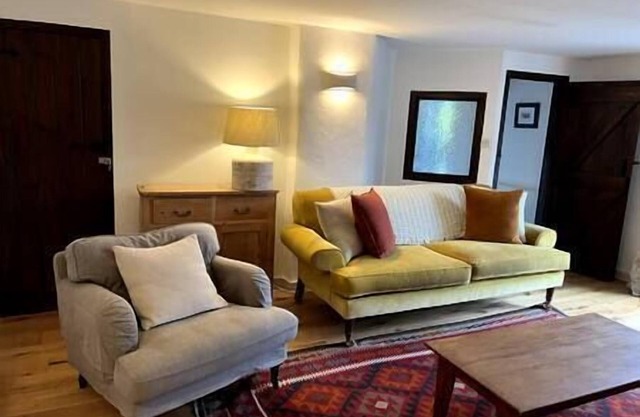 Cosy family home to explore the Roseland