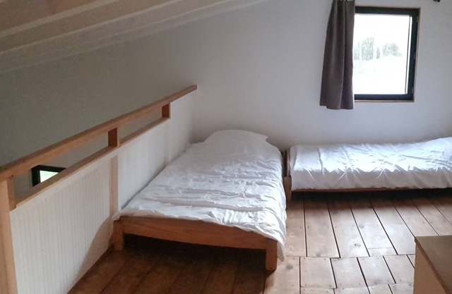 Cosy little house, sleeps 4 to 6