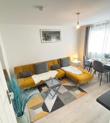 Cosy Modern Flat with garden