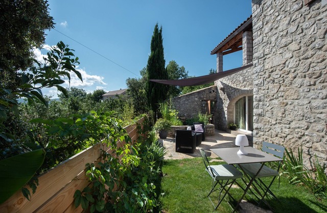 Cosy self-catering cottage in southern Ardèche