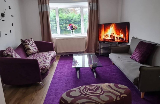 Cosy two bedroom bedroom apartment with free parking and free wifi