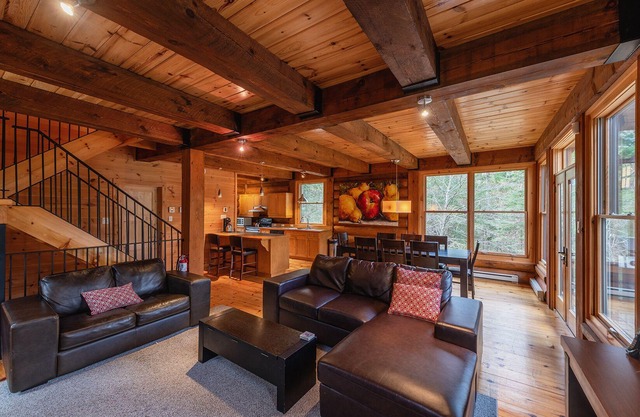 Cote Nord Tremblant Cozy 4 bedroom Log cabinnCITQ 234463