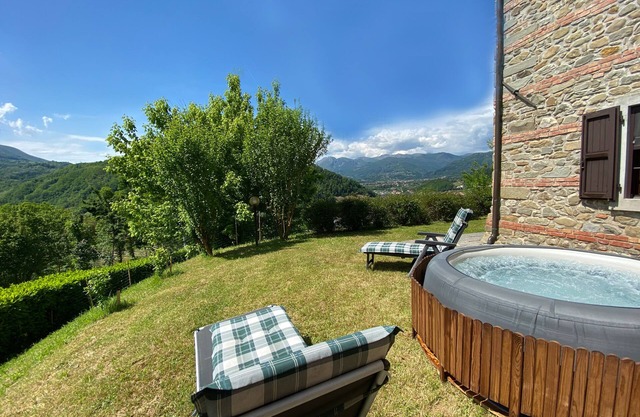Cottage House "Il Palazzetto" - Country villa with jacuzzi