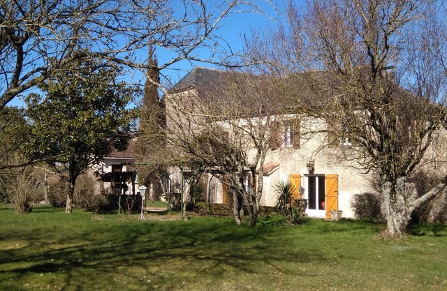 Cottage 4 to 8 people in character house